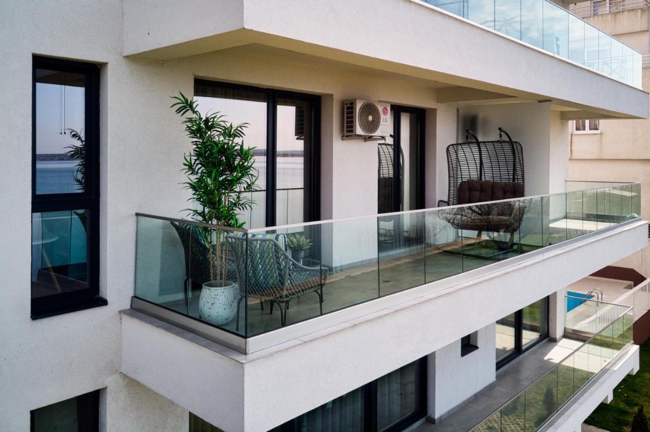 Riva Lake Boutique Mamaia Eksteriør bilde