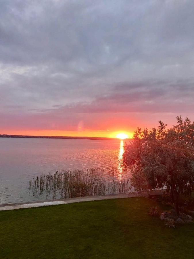 Riva Lake Boutique Mamaia Eksteriør bilde